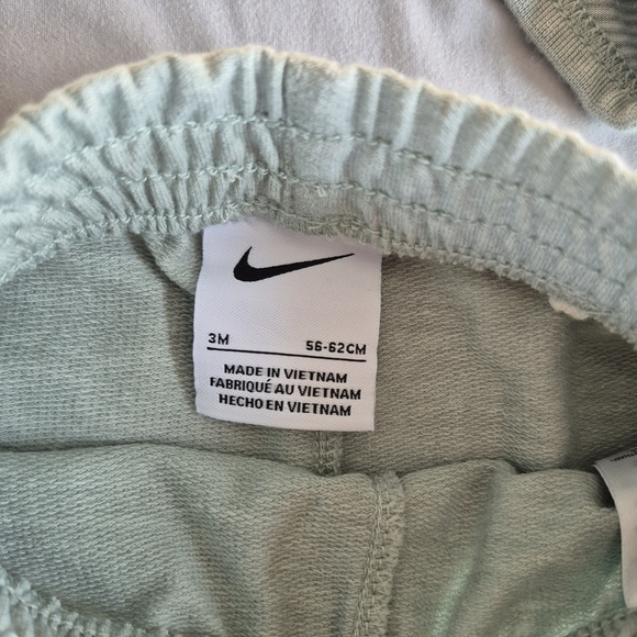Nike Baby Green Striped Onesie and Pants Set- 3 Months - Picture 3 of 6